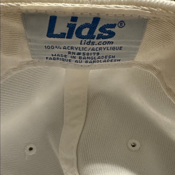 White DannyBoy SnapBack - Streetwear Vibes - Picture 3 of 4